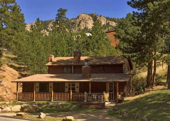 Black Hawk Lodge's cottage outside Rocky Mountain nationwide Park, Estes Park, CO
