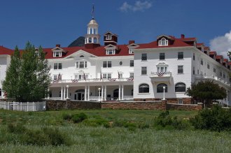on the road from Estes Park, visit the Stanley resort, which inspired Stephen King's The Shining. Picture by Frank Kovalchek / CC with 2.0